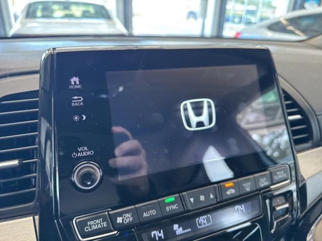 Used 2023 Honda Odyssey Touring Van