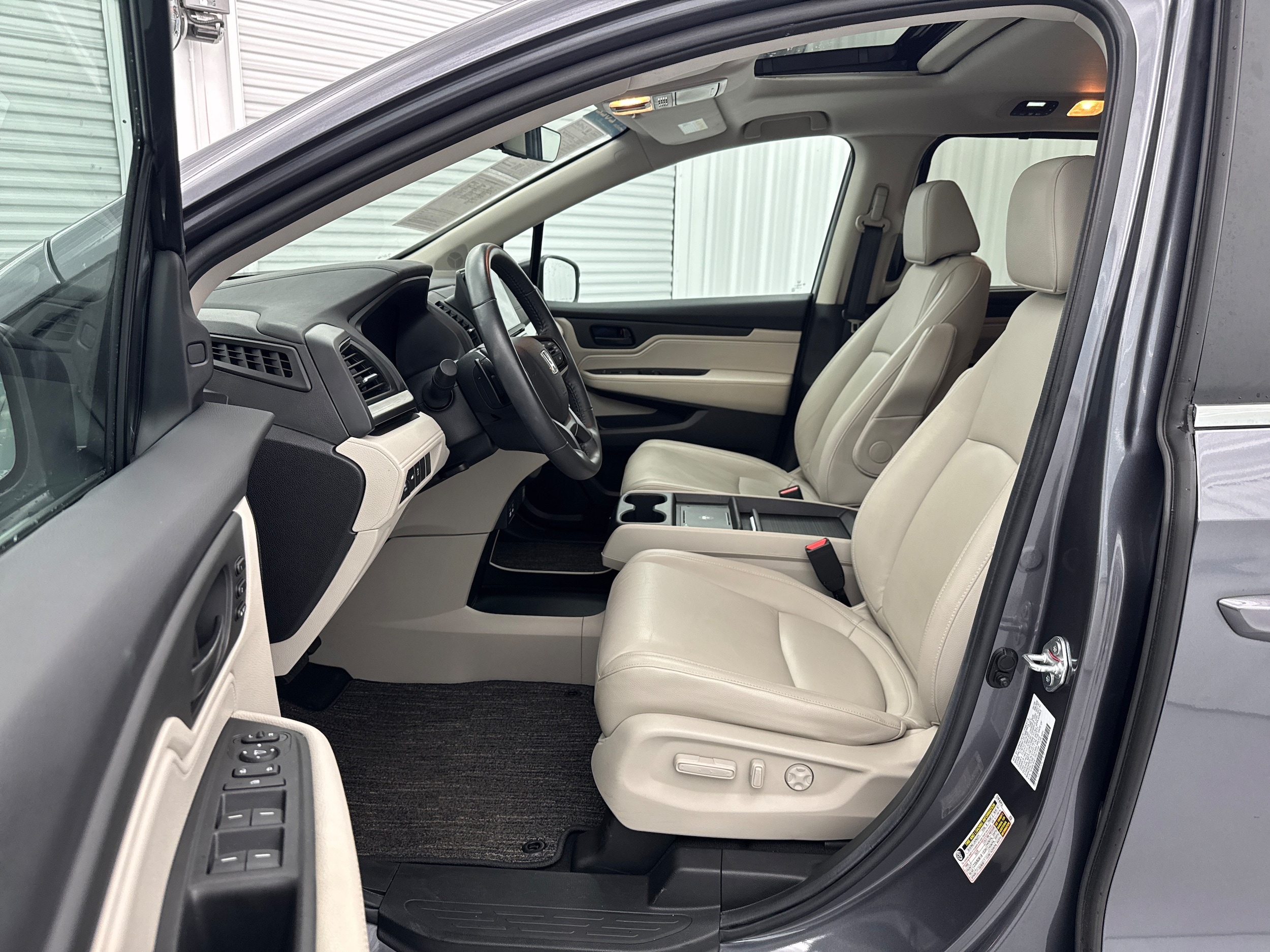 2025 Honda Odyssey EX-L - Photo 11