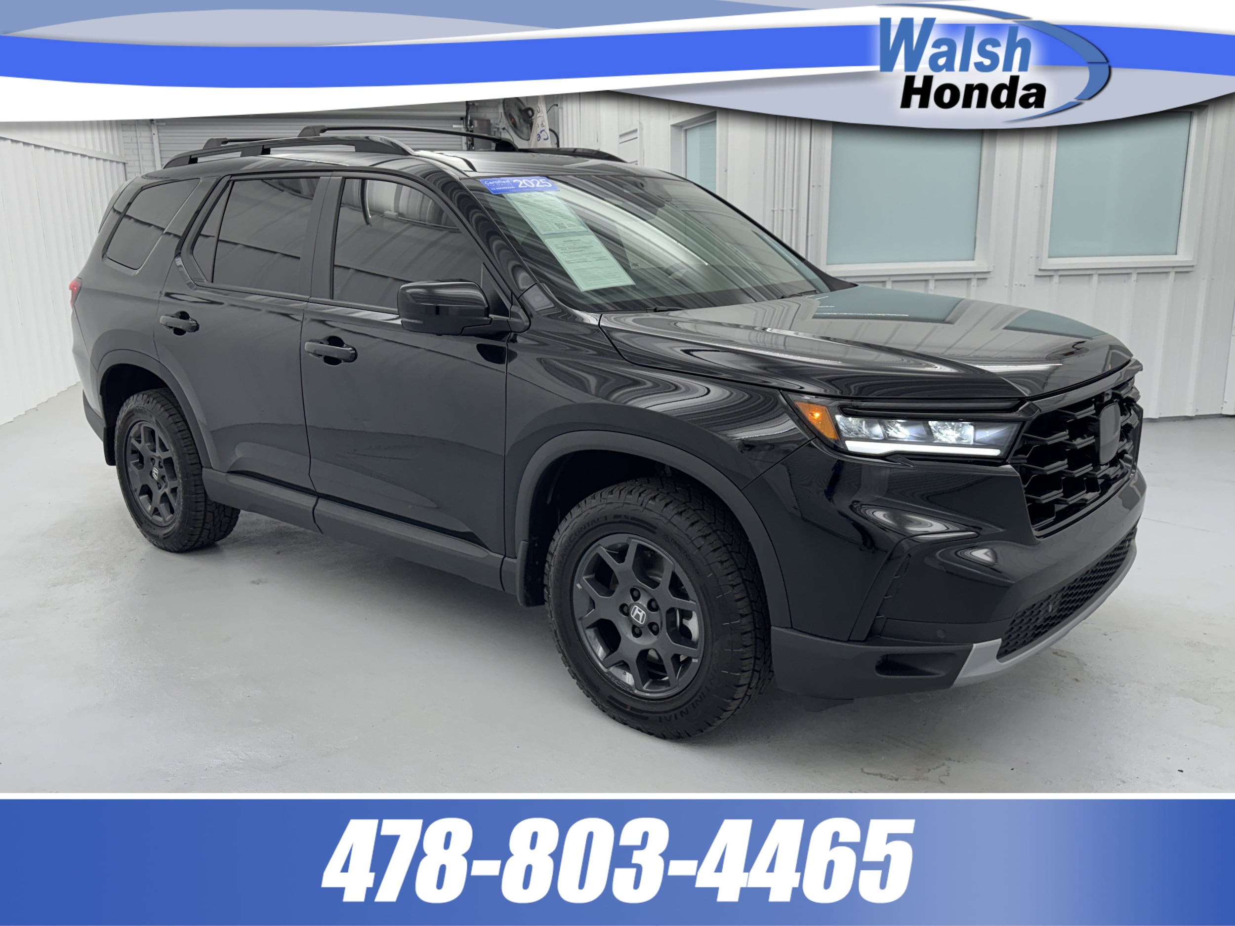 2025 Honda Pilot TrailSport AWD's photo