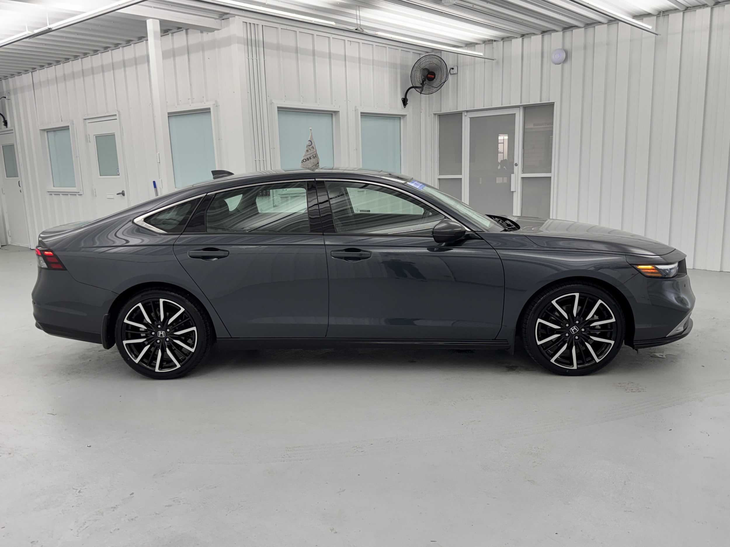 2023 Honda Accord Hybrid Touring - Photo 16