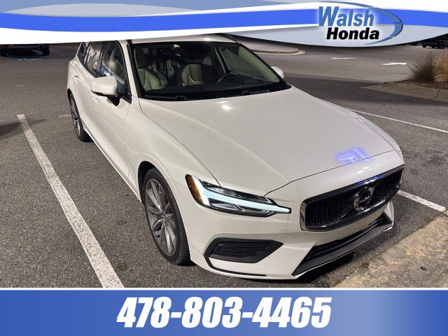 2020 Volvo V60 Momentum's photo