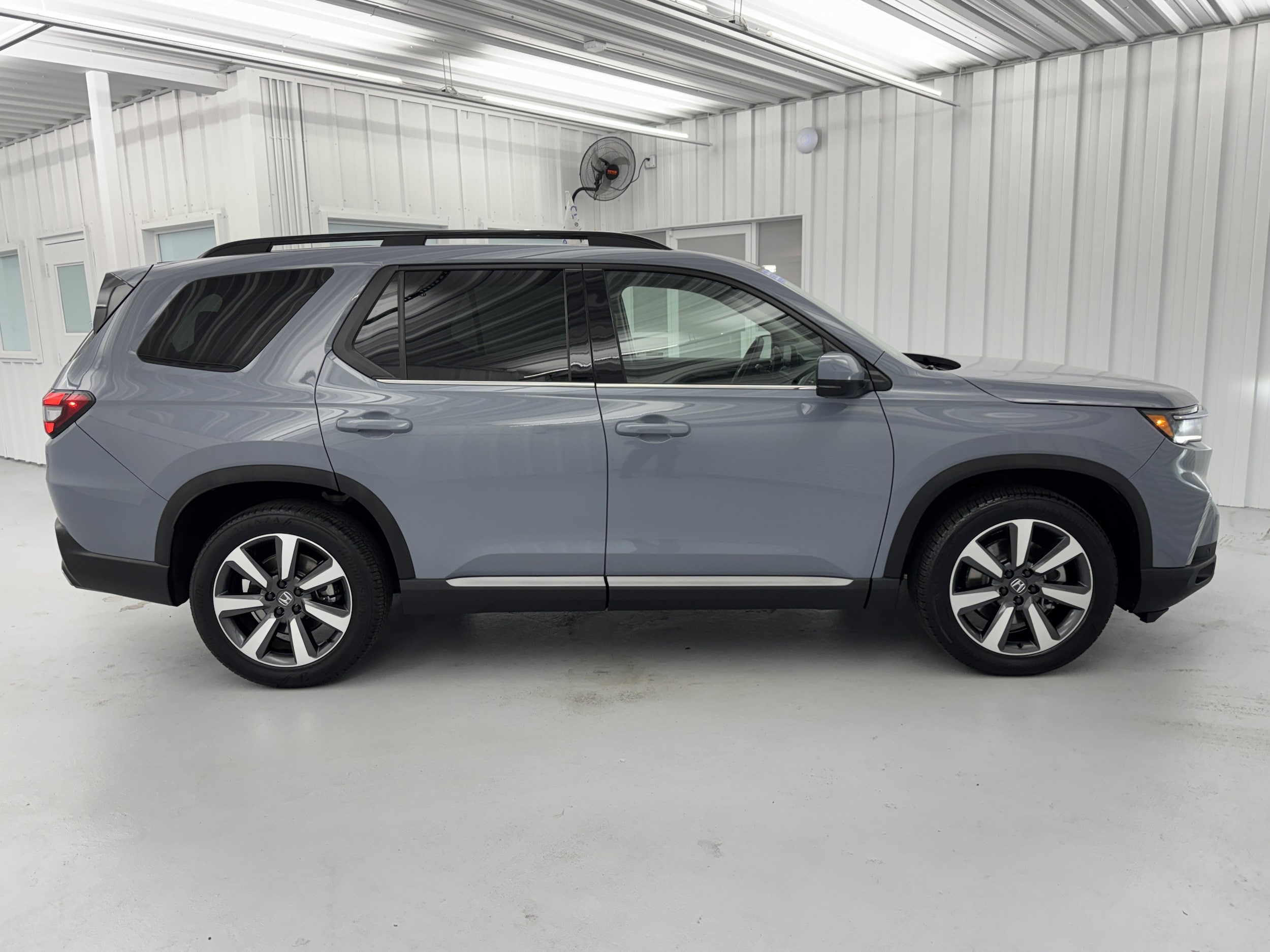 2025 Honda Pilot Touring - Photo 16