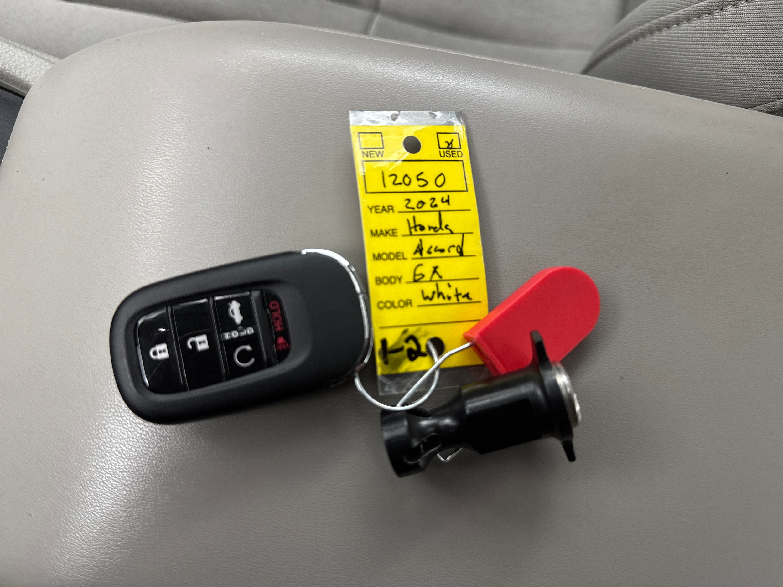 2024 Honda Accord EX - Photo 24