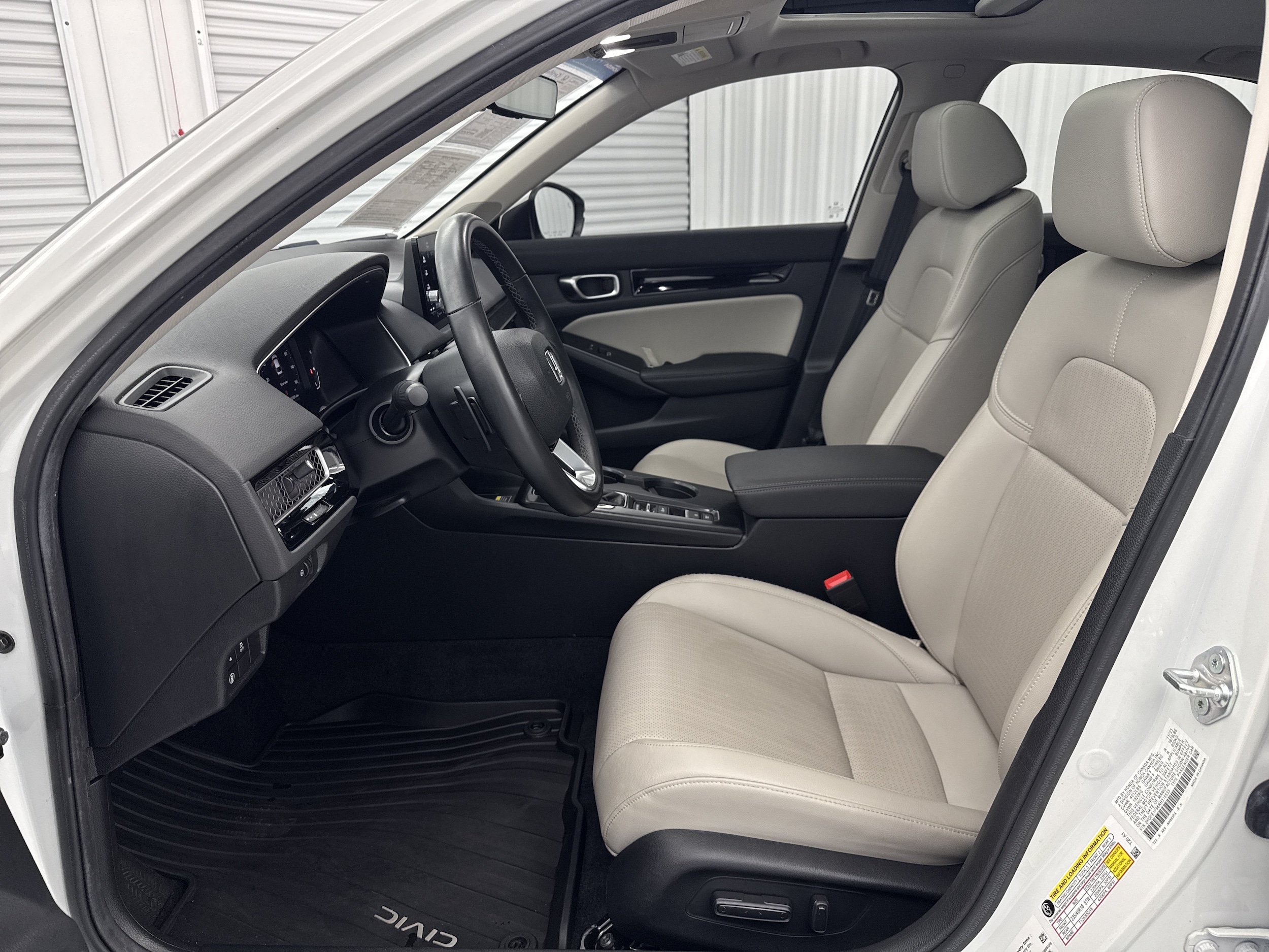 2024 Honda Civic Touring - Photo 12