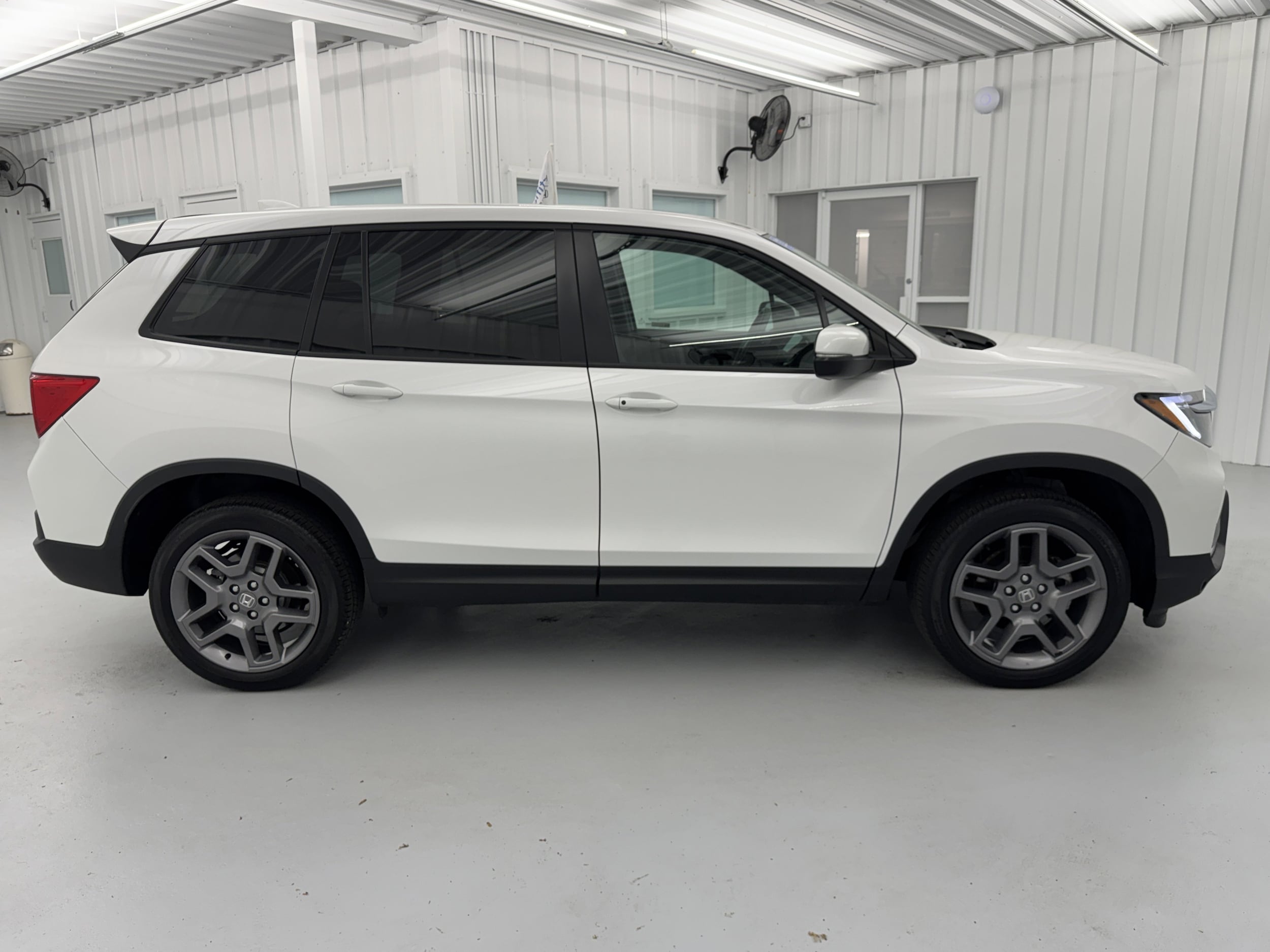 2023 Honda Passport EX-L - Photo 14