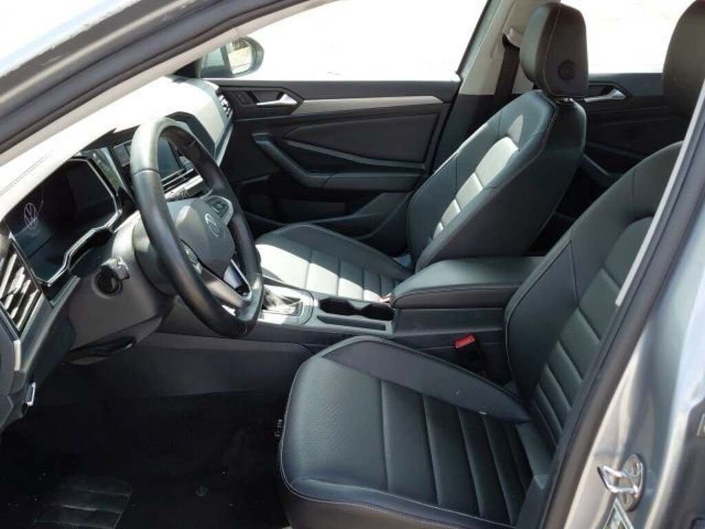 Used 2024 Volkswagen Jetta 1.5T SE Sedan