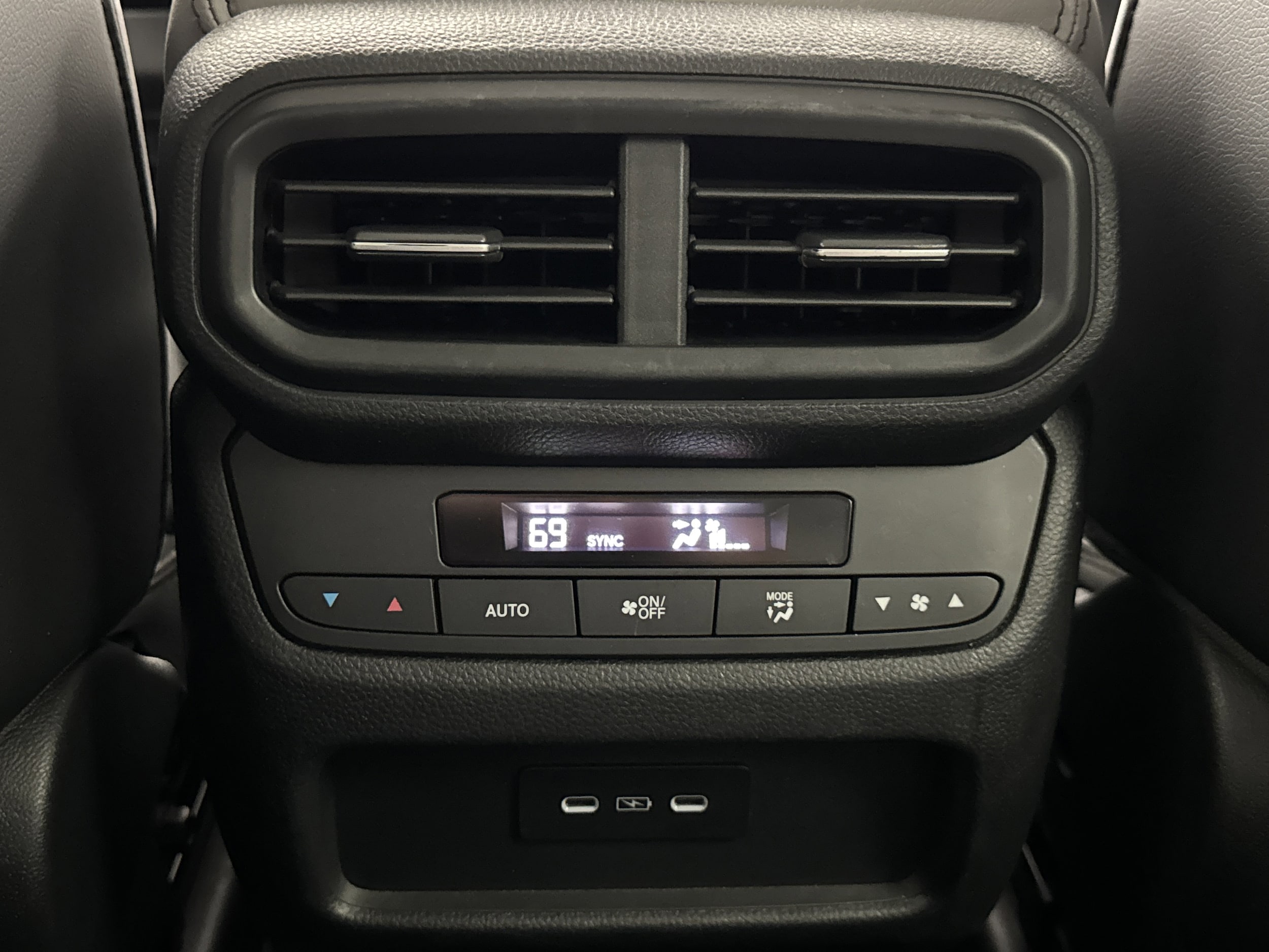 2025 Honda Pilot Touring - Photo 12
