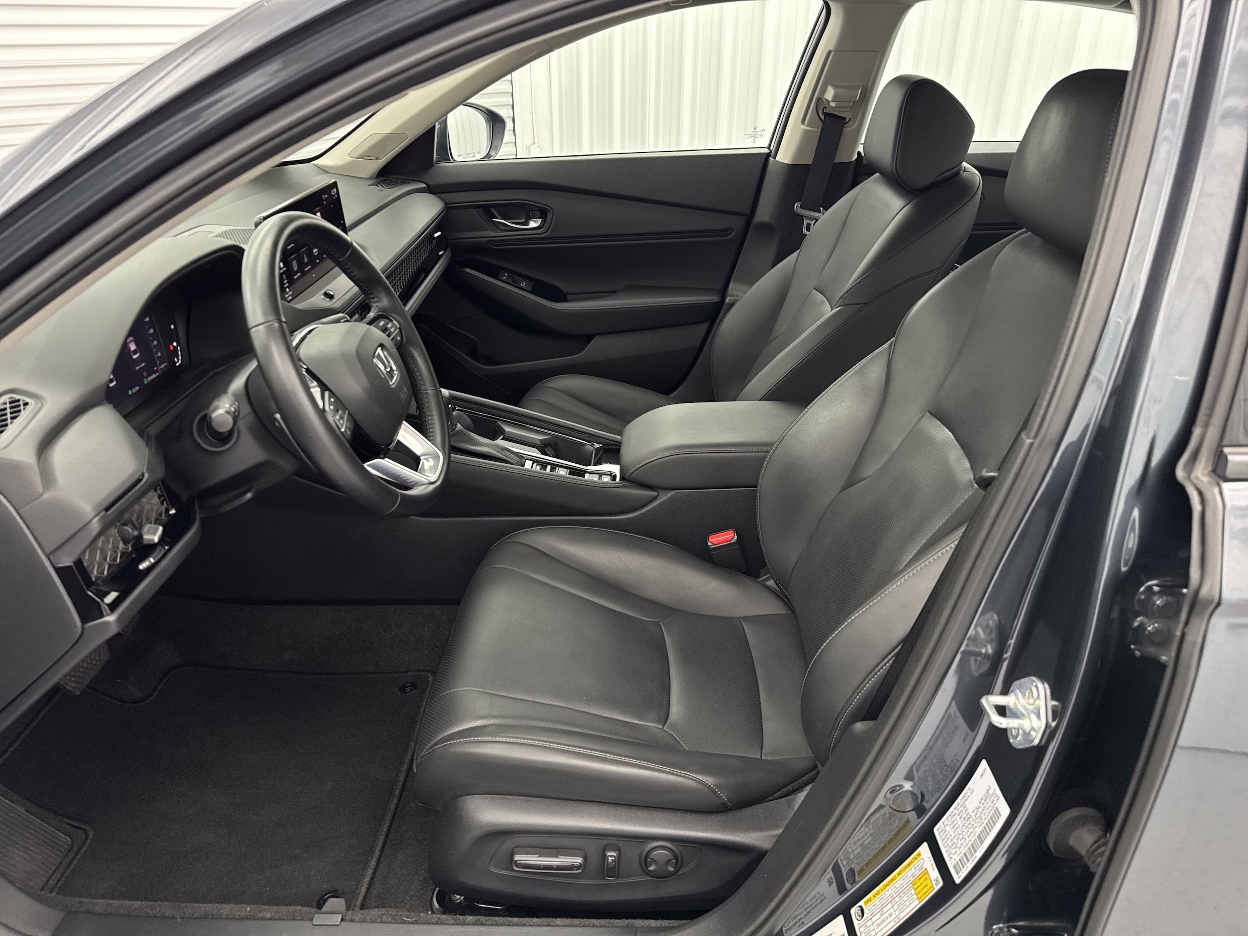2023 Honda Accord Hybrid Touring - Photo 4