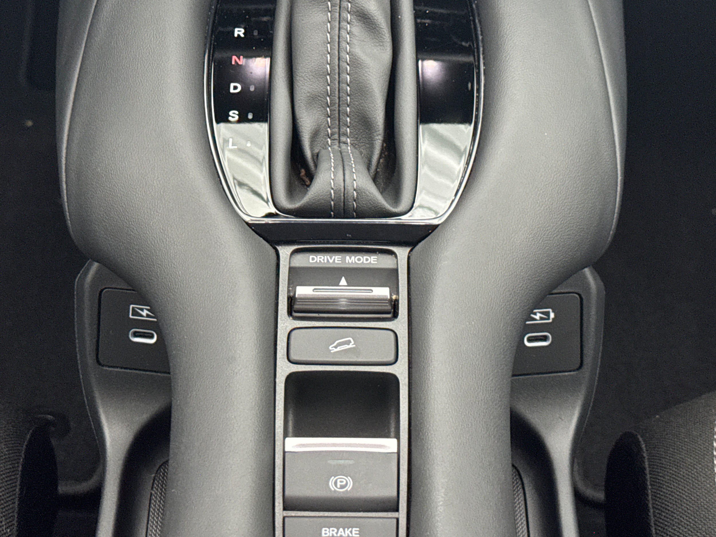 2025 Honda HR-V LX - Photo 13