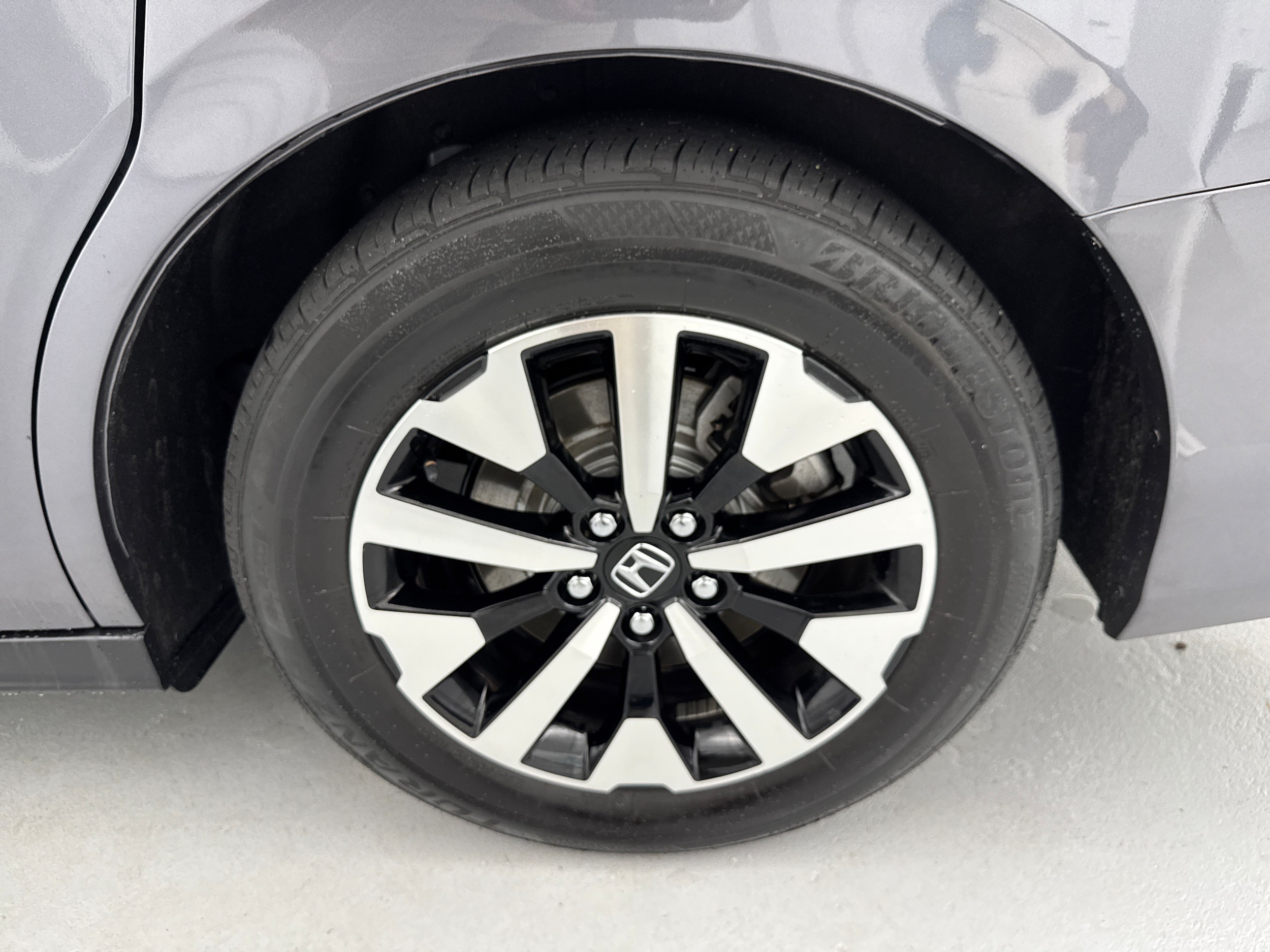 2025 Honda Odyssey EX-L - Photo 28