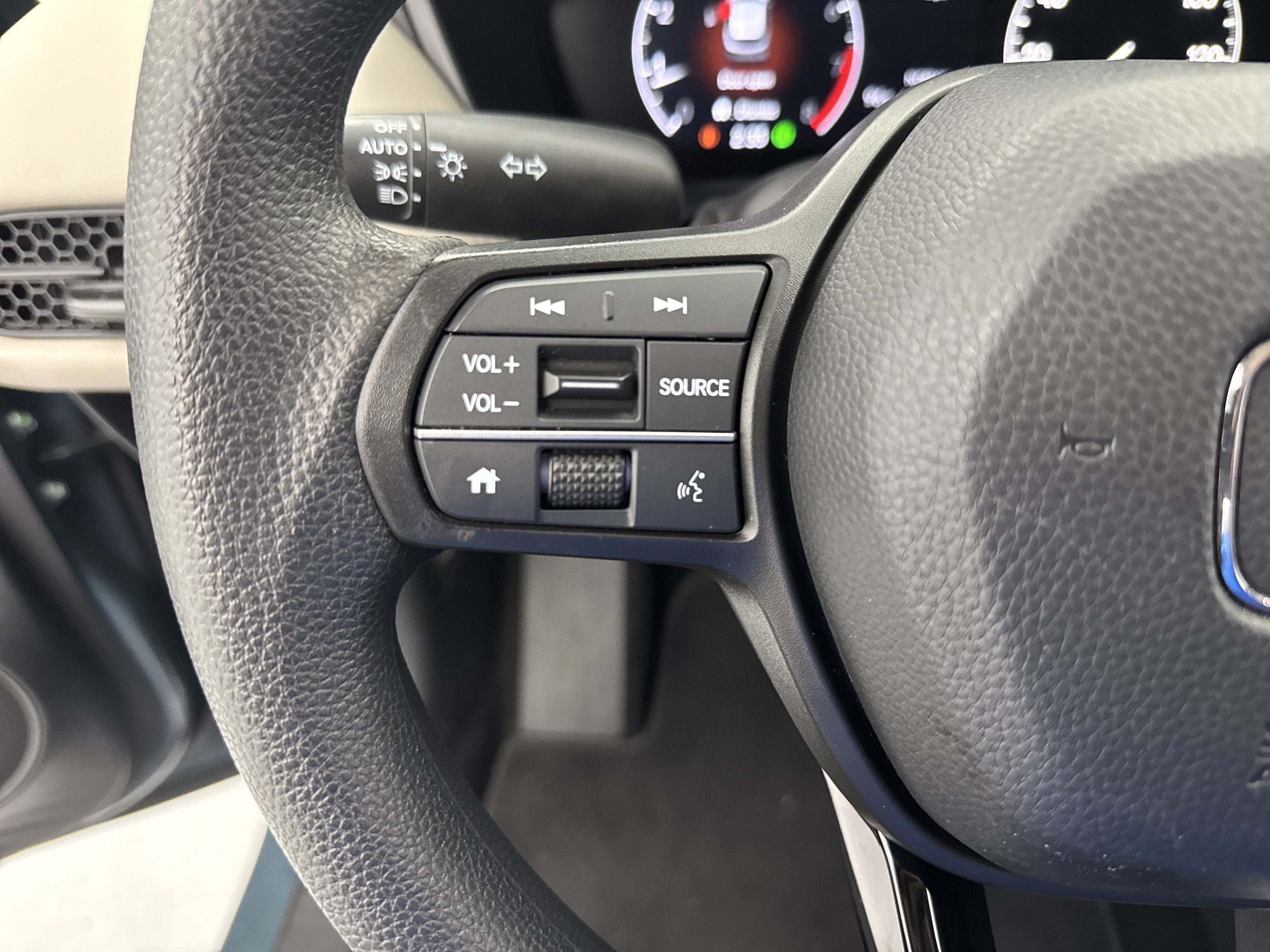 2025 Honda HR-V LX - Photo 17