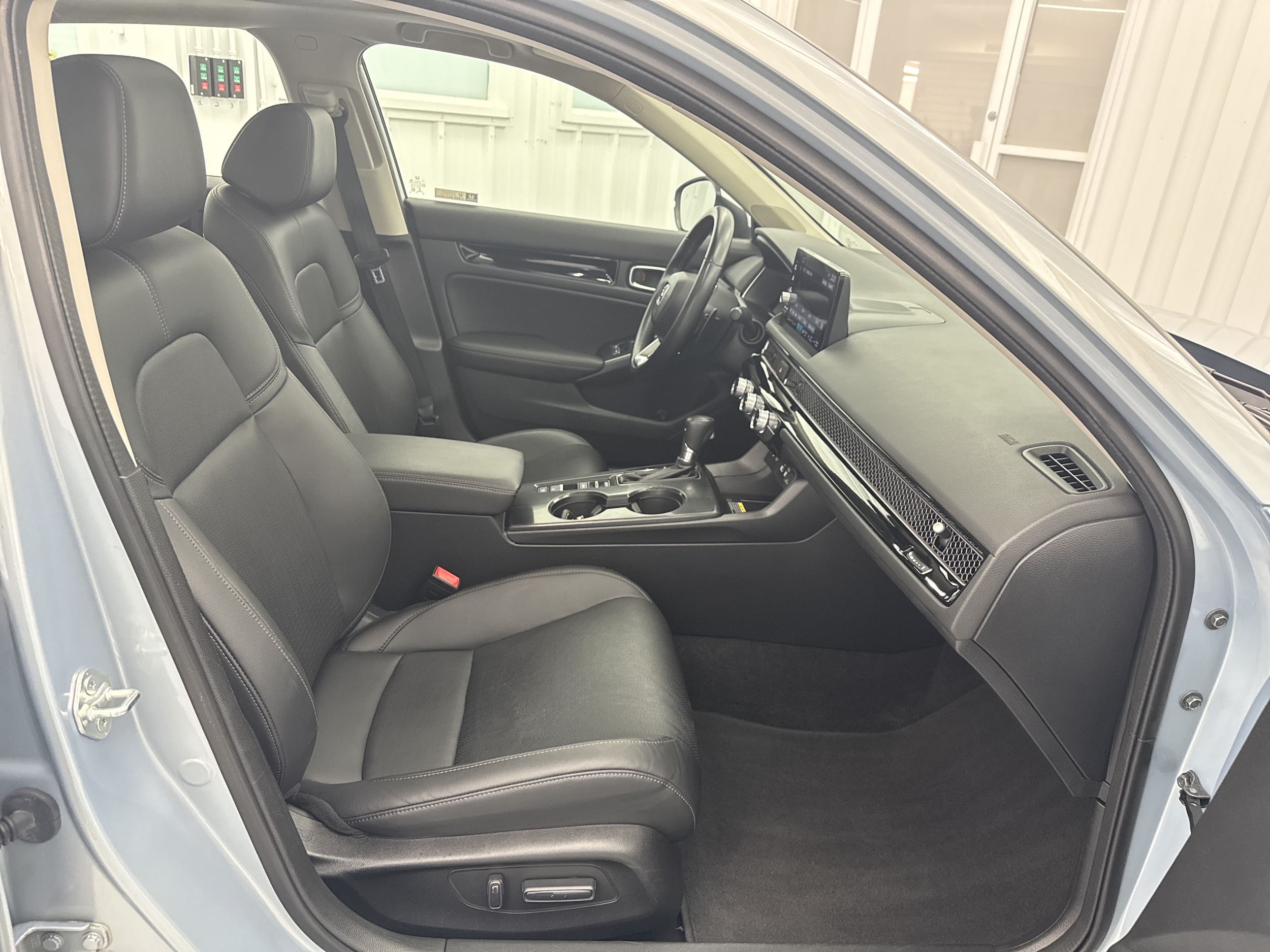 2022 Honda Civic Touring - Photo 8
