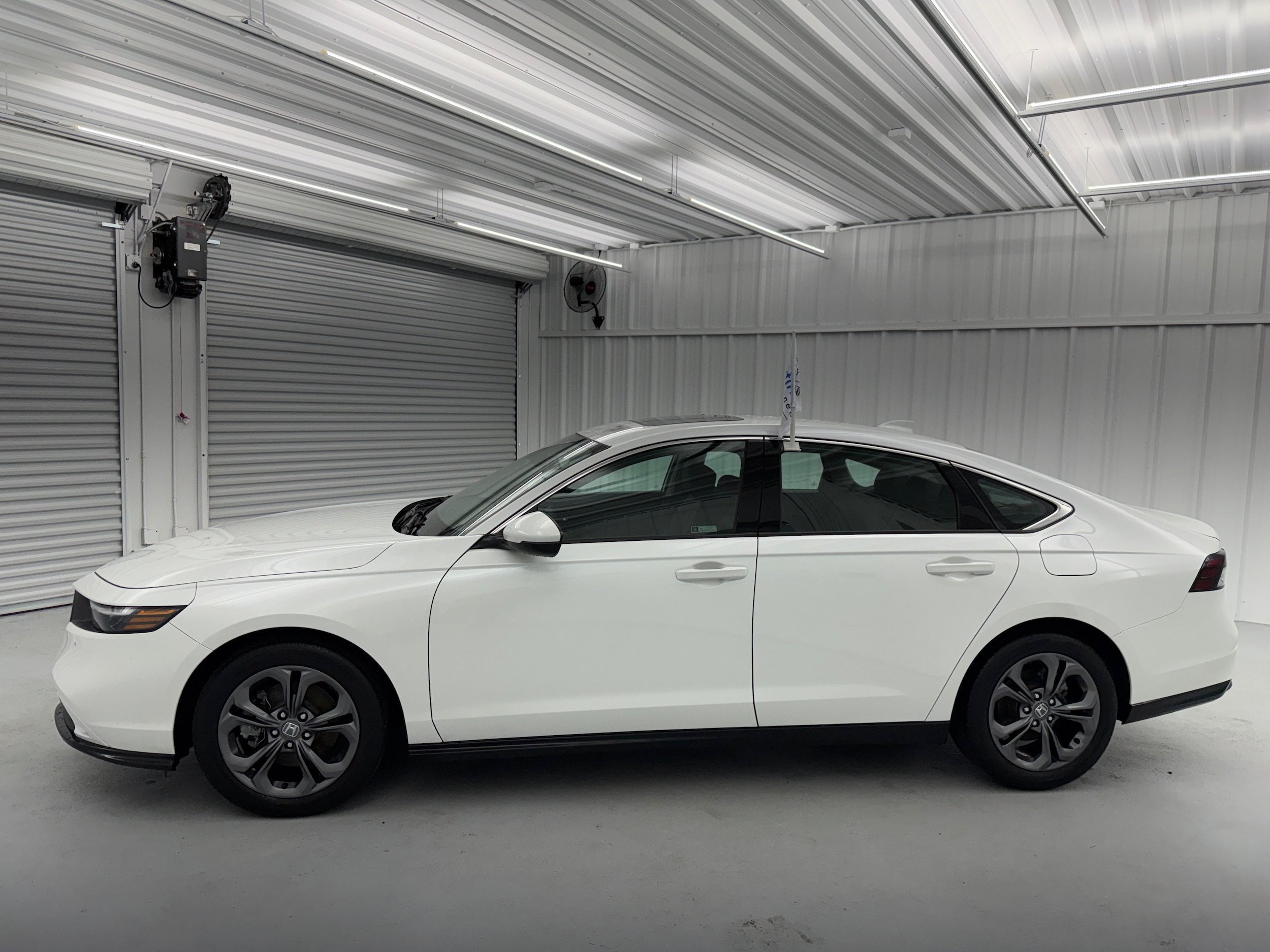 2024 Honda Accord Hybrid EX-L - Photo 6