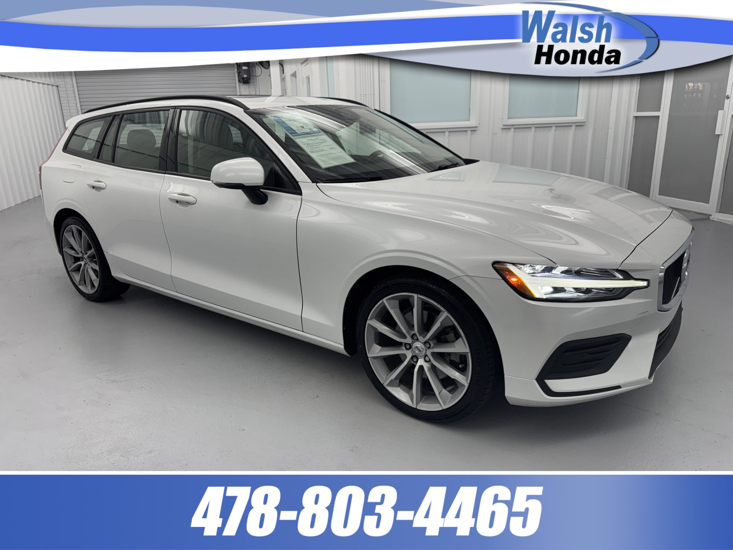 2020 Volvo V60 Momentum's photo