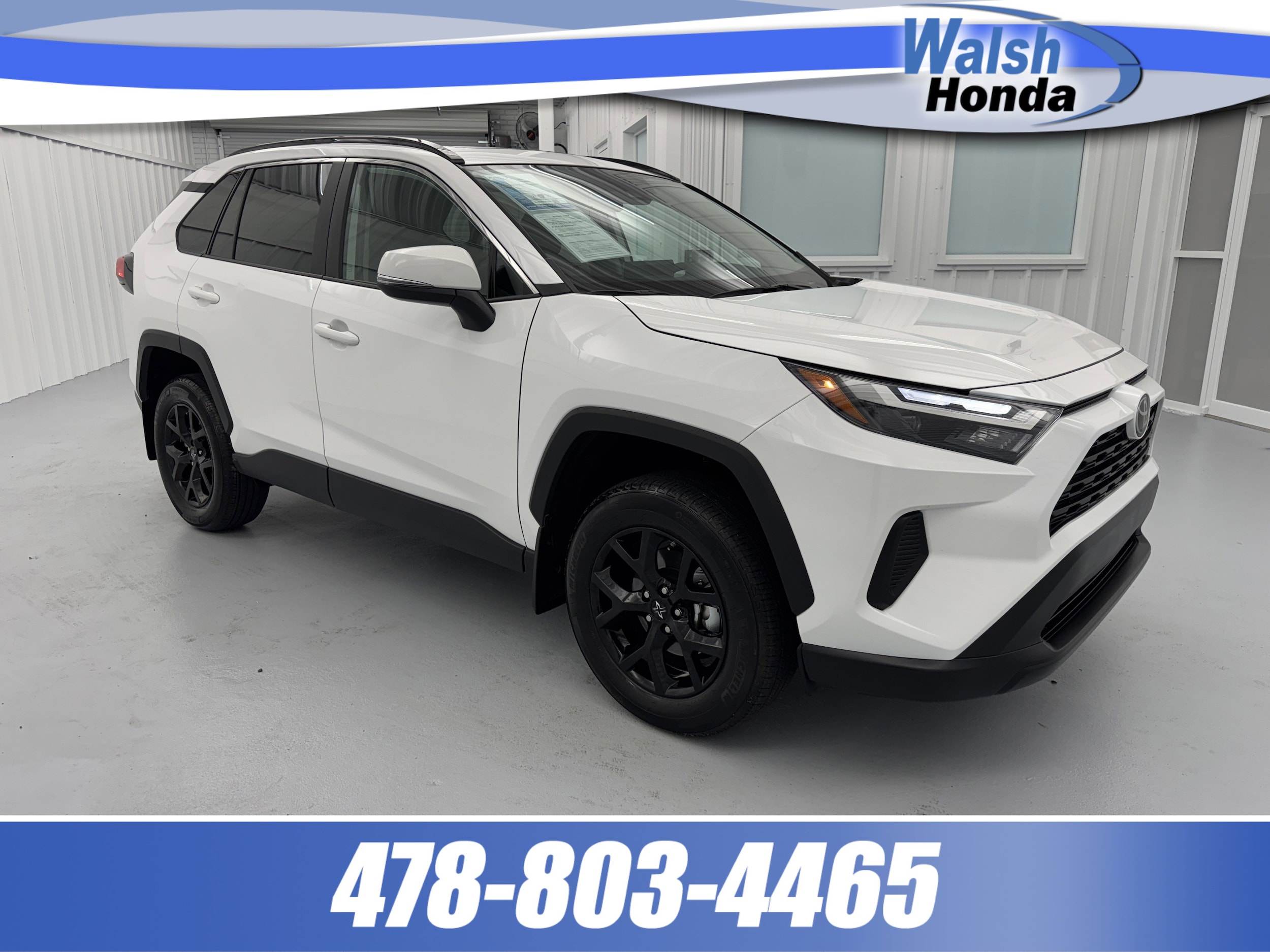2024 Toyota RAV4 XLE's photo