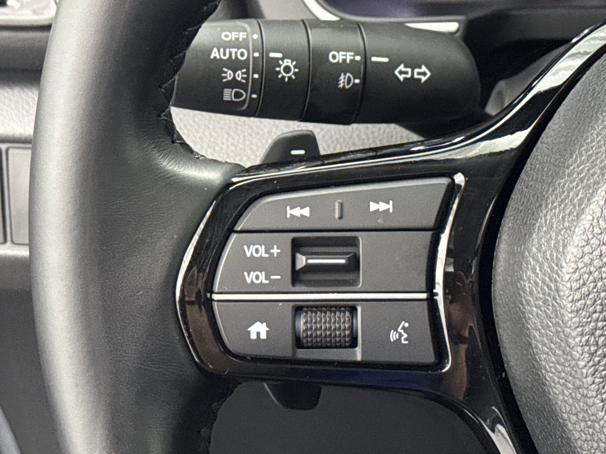 2025 Honda Pilot Touring - Photo 28