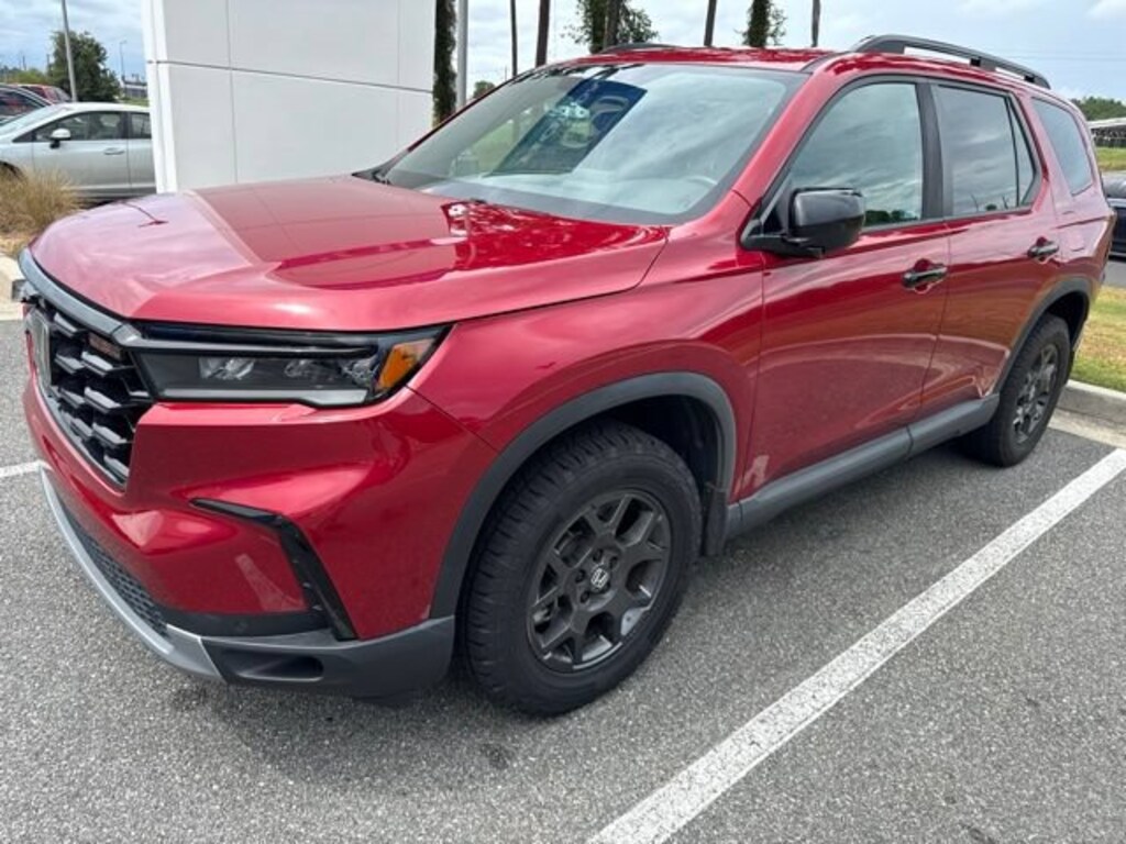 Used 2024 Honda Pilot TrailSport SUV