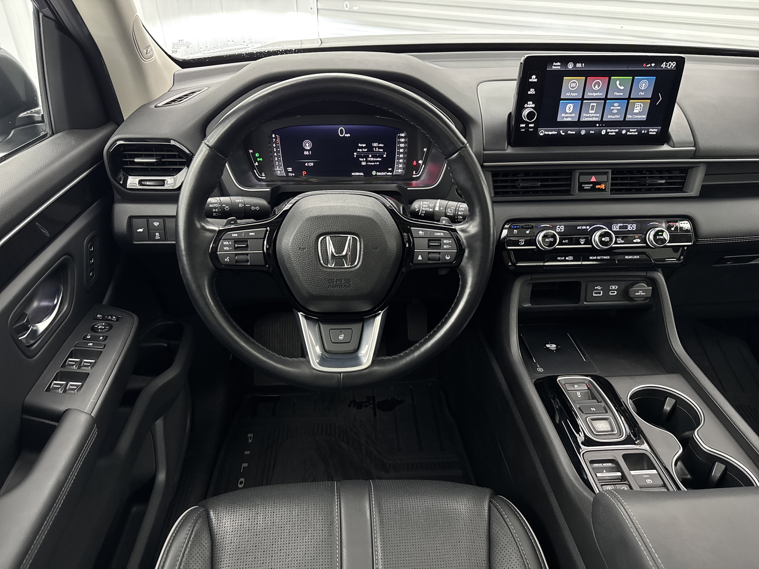 2023 Honda Pilot Elite - Photo 26