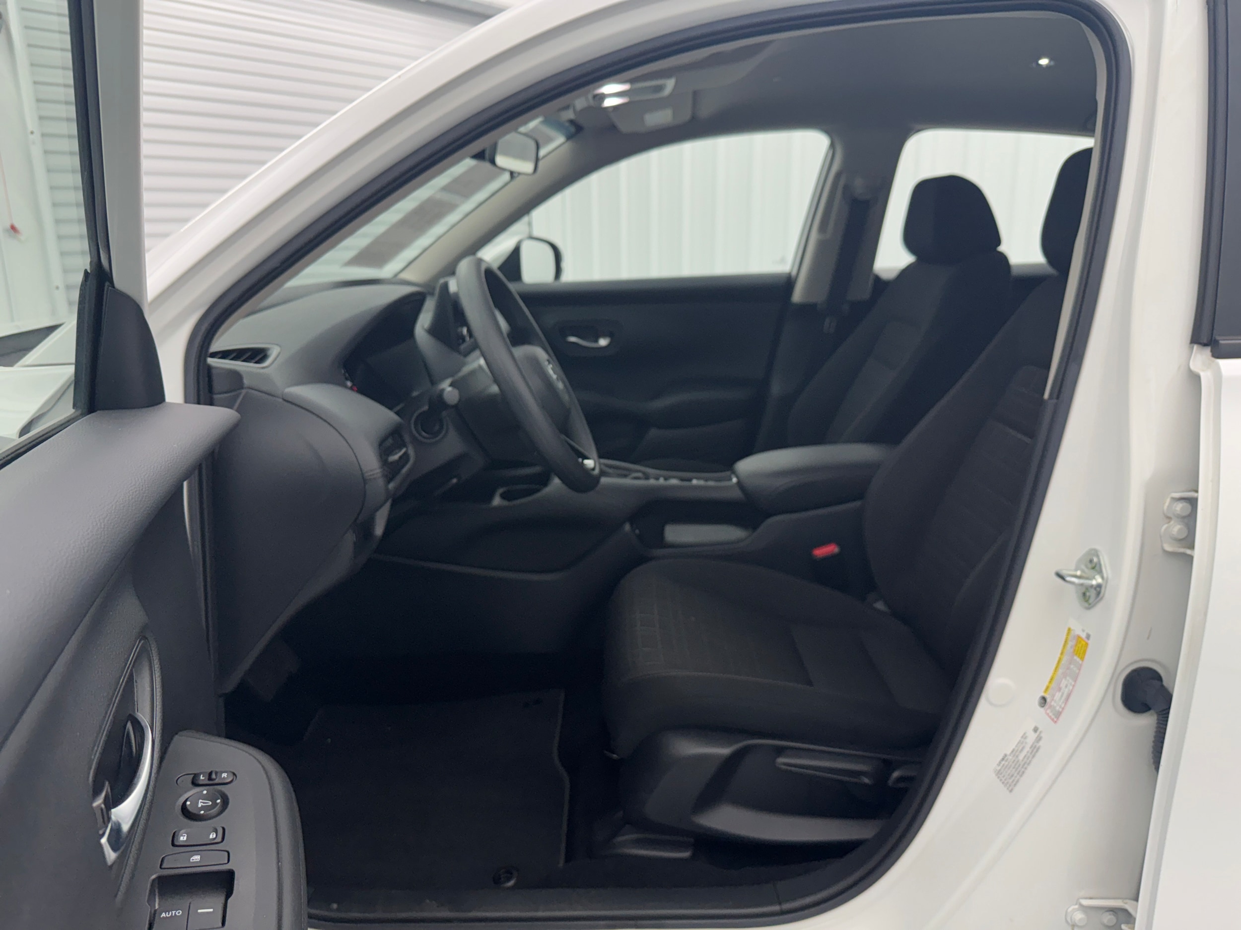 2025 Honda HR-V LX - Photo 11