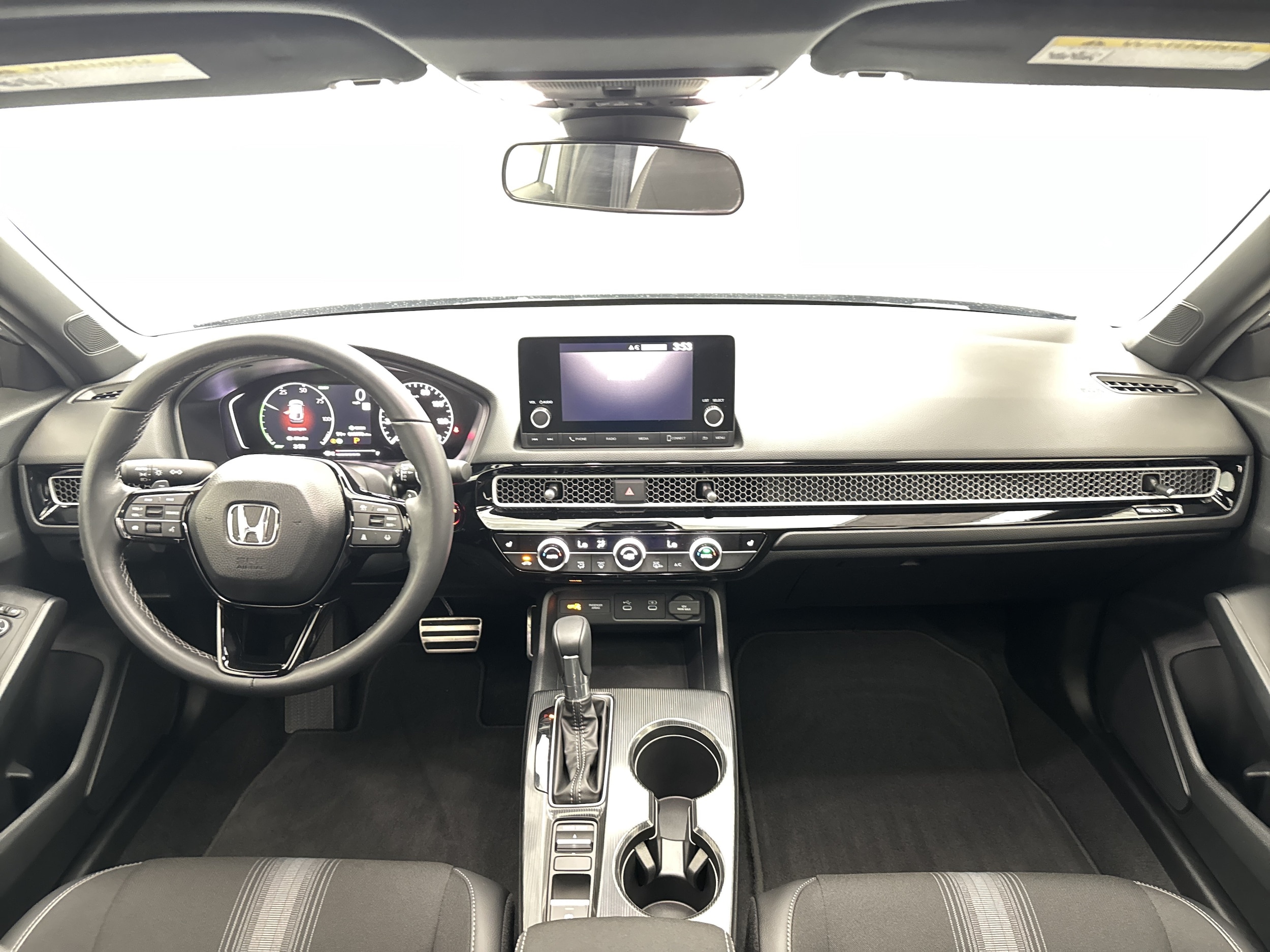 2025 Honda Civic Hatchback Sport - Photo 16