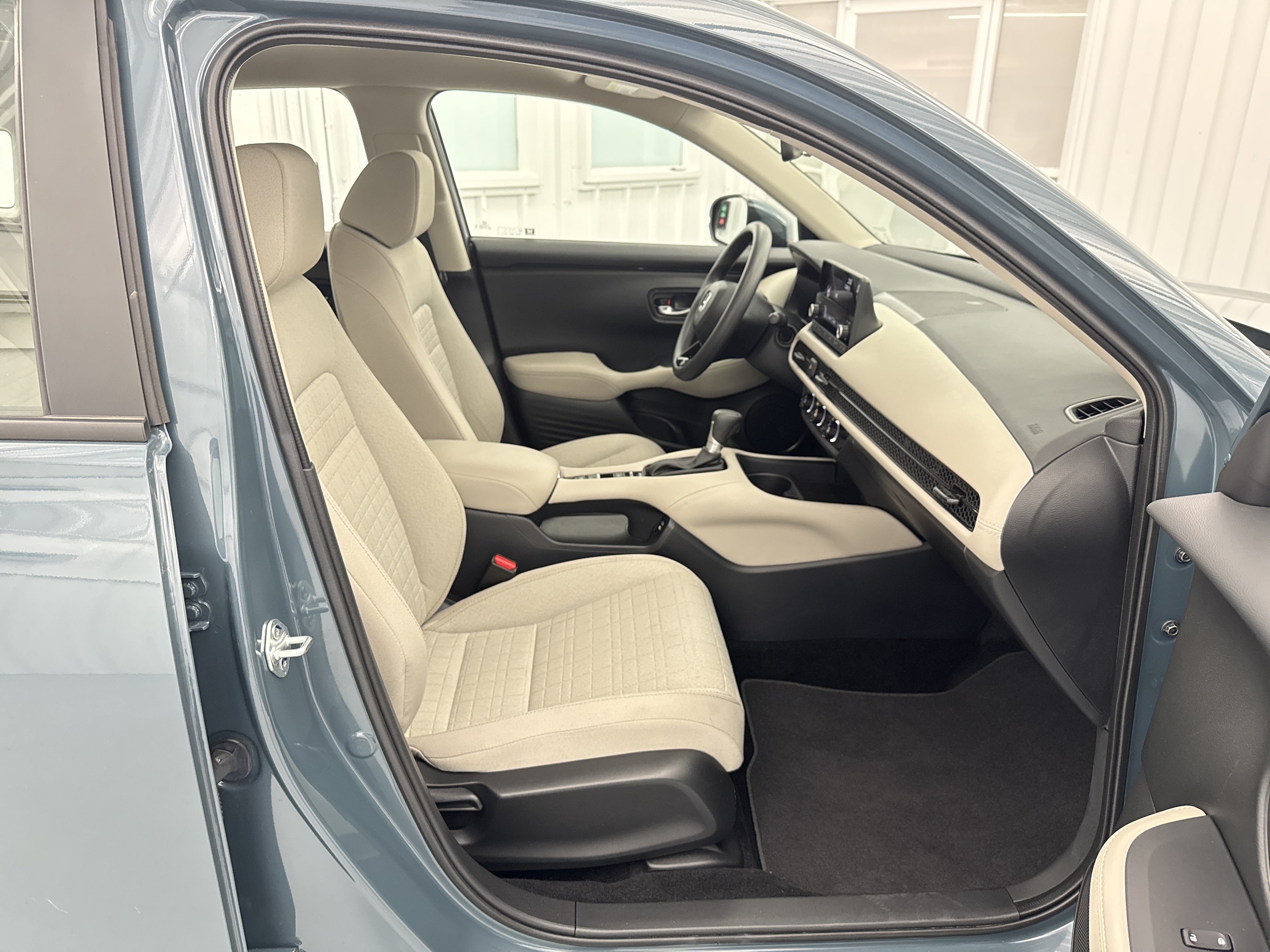 2025 Honda HR-V LX - Photo 8