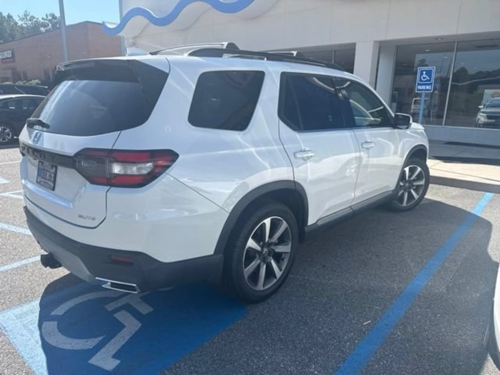 Used 2024 Honda Pilot Elite SUV