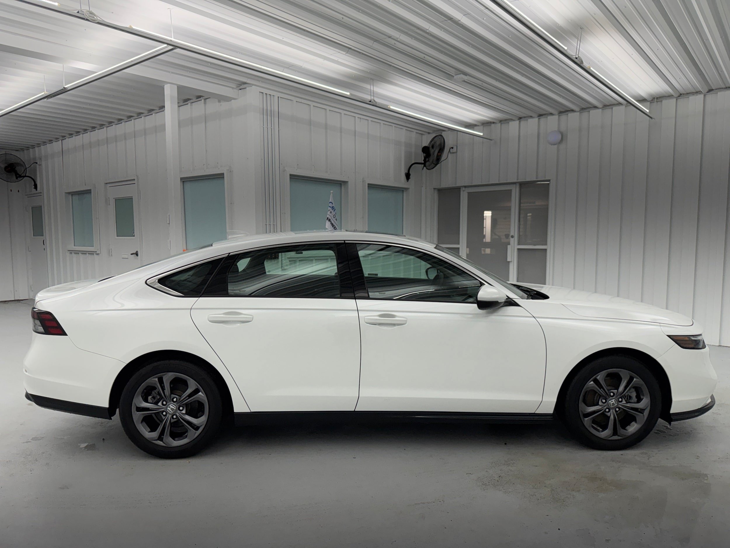 2024 Honda Accord Hybrid EX-L - Photo 8