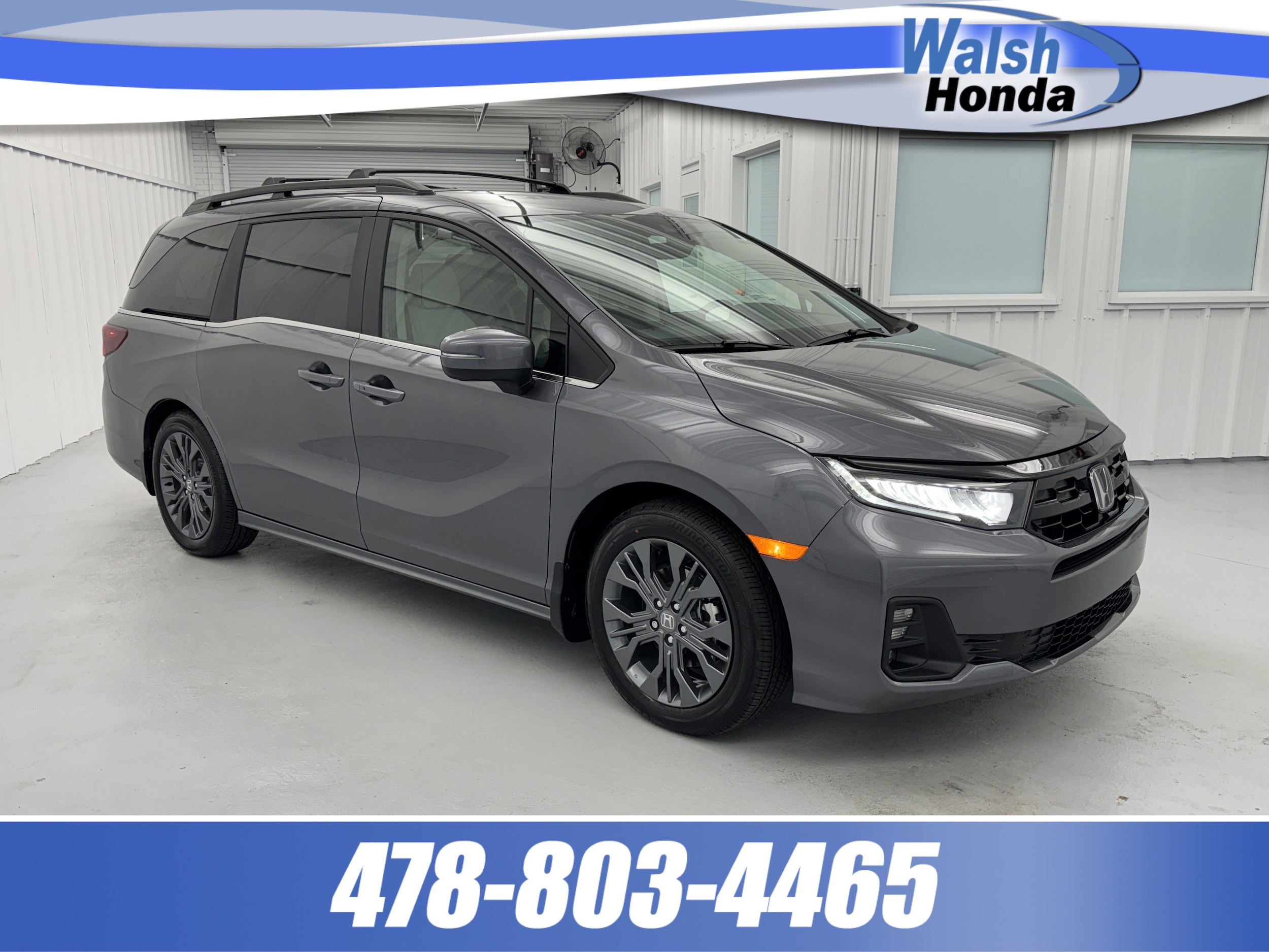 2026 Honda Odyssey Touring's photo