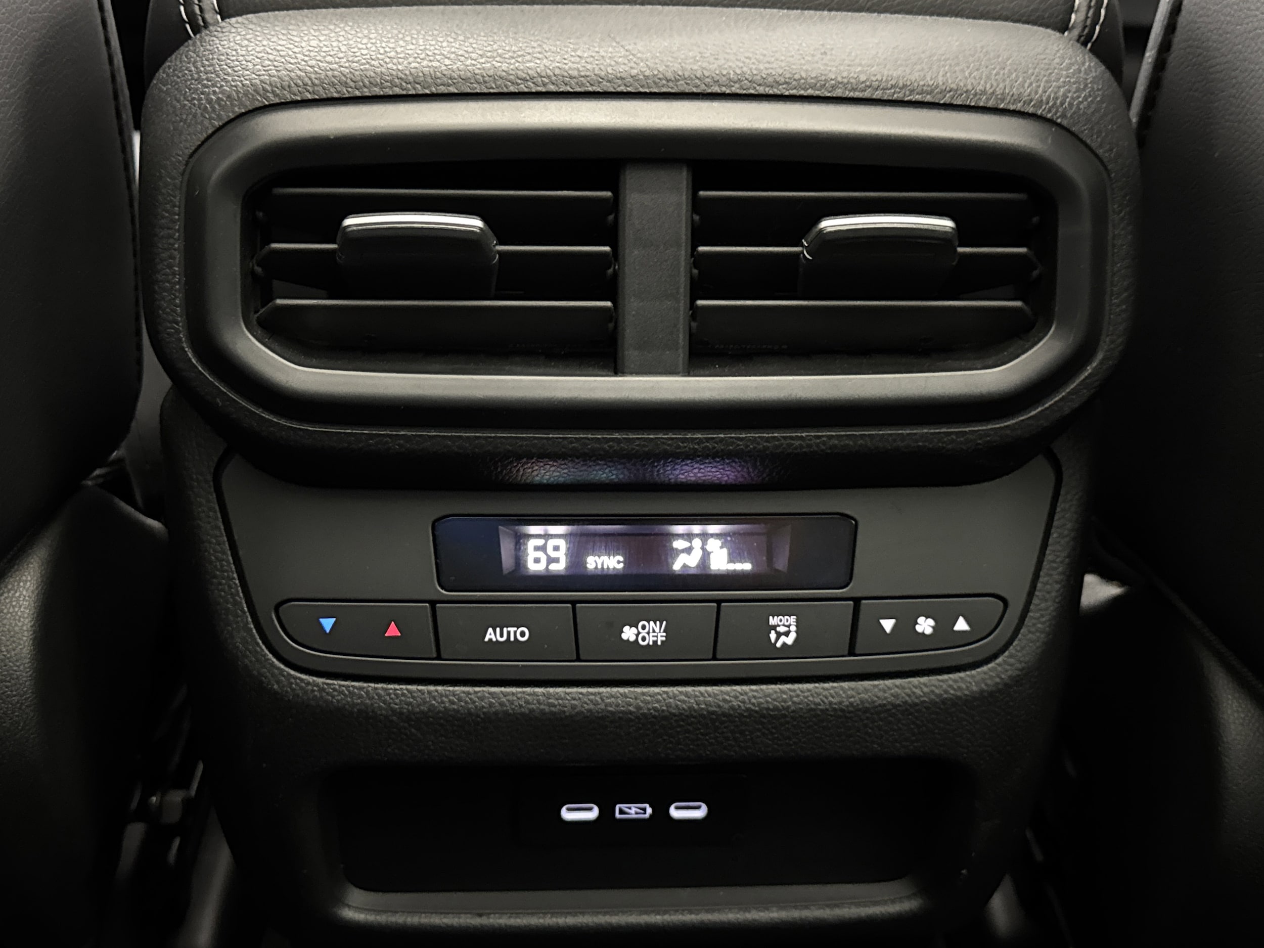 2025 Honda Pilot Touring - Photo 12