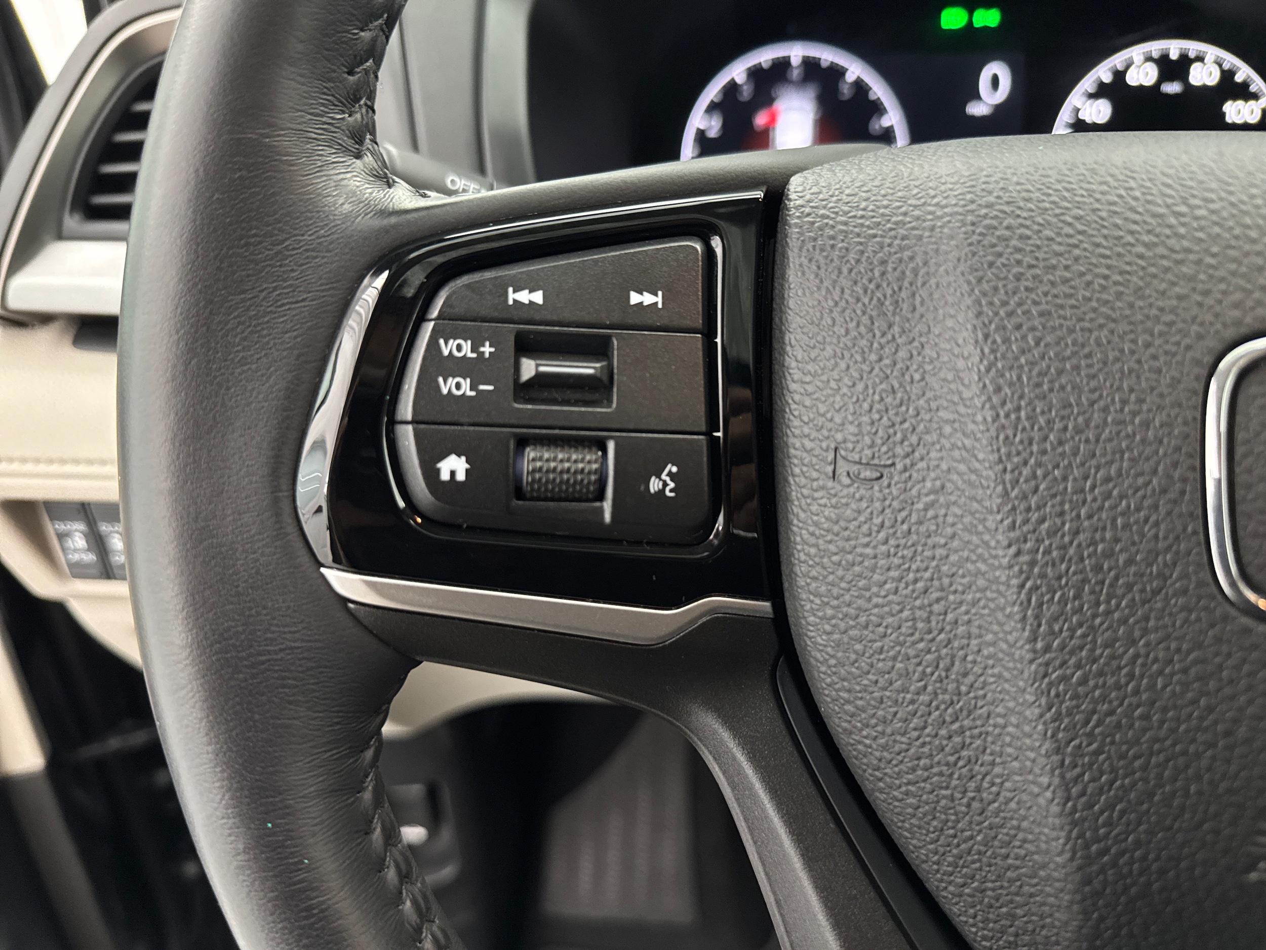 2025 Honda Odyssey EX-L - Photo 22