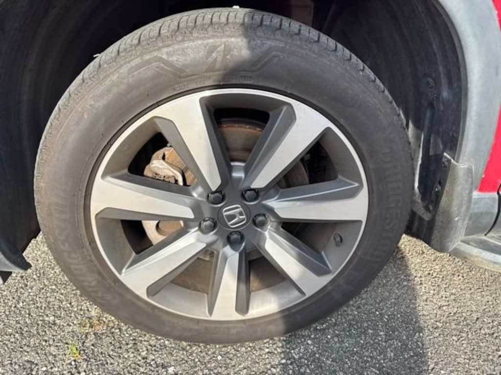 Certified 2025 Honda Pilot Elite SUV
