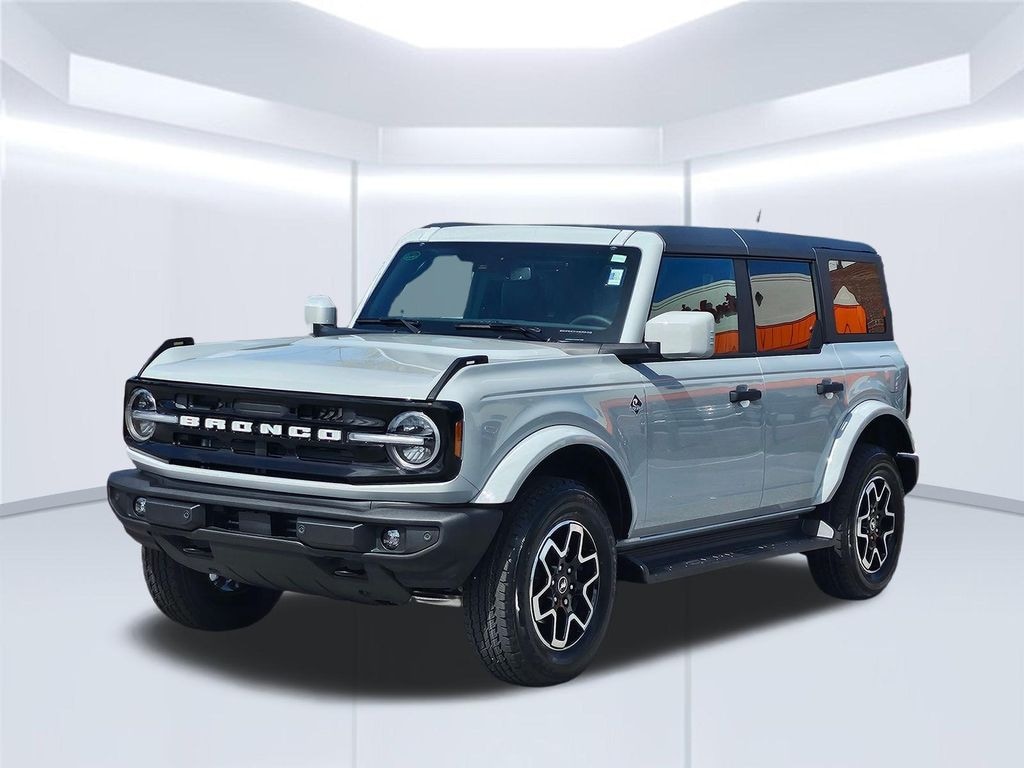 New 2026 Ford Bronco Outer Banks SUV