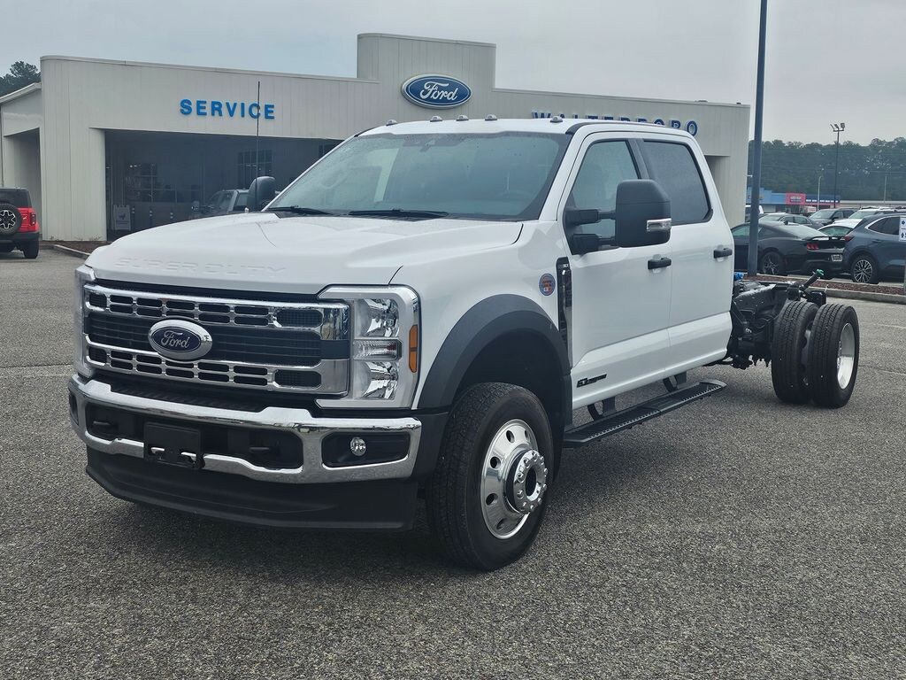 New 2025 Ford F-450SD XLT Chassis