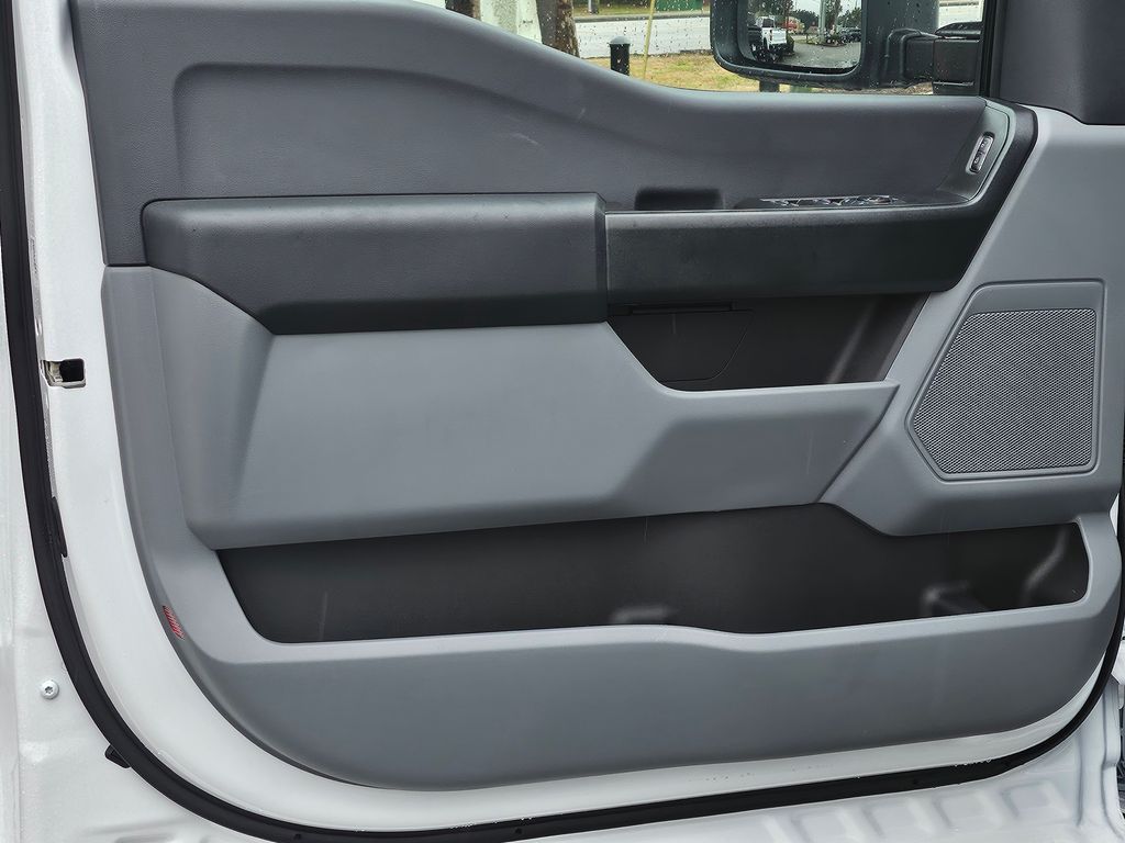 2026 Ford F-450 Super Duty Chassis Cab XL - Photo 31