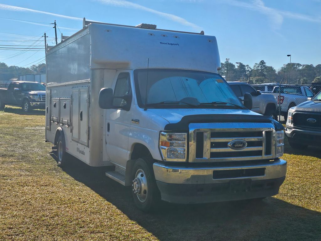 2023 Ford E-Series Cutaway Base's photo