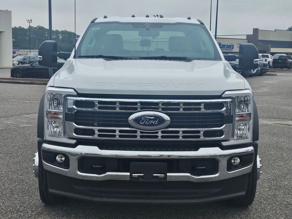 New 2025 Ford F-450SD XLT Chassis