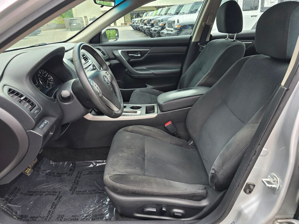 Used 2015 Nissan Altima 2.5 SV Sedan