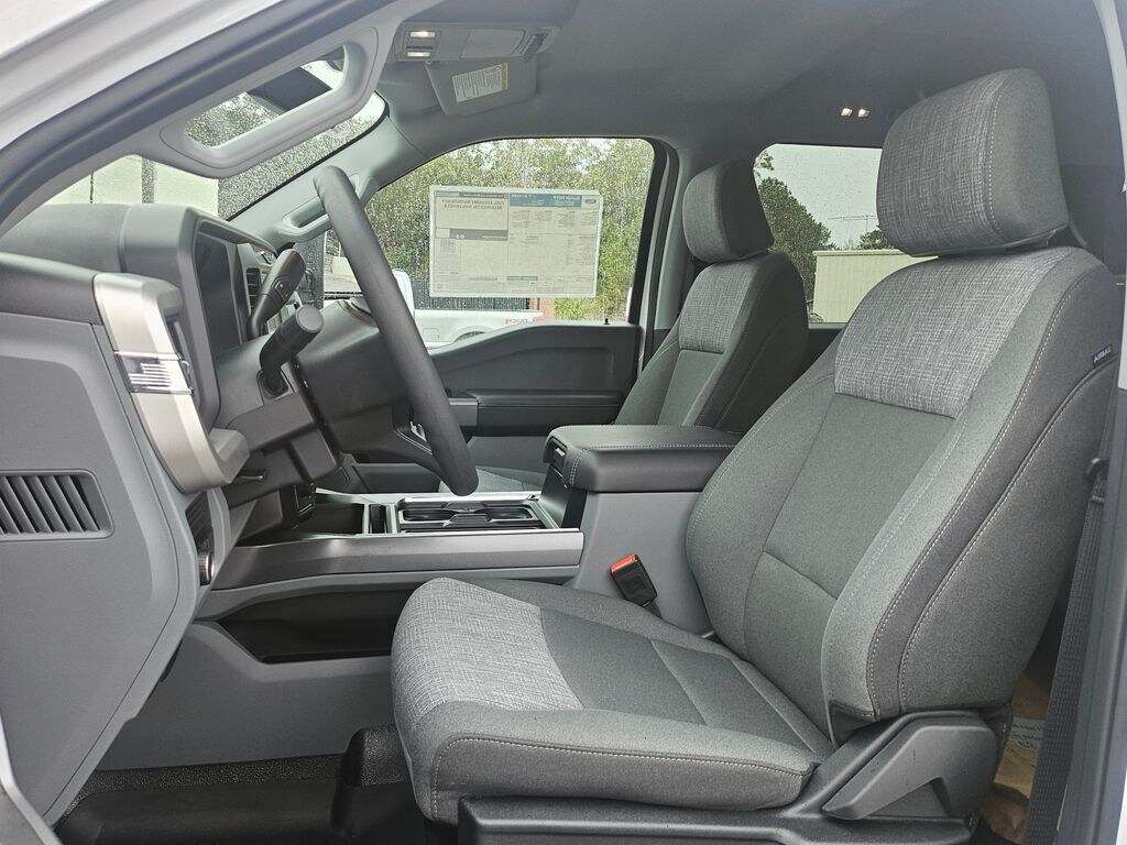 New 2025 Ford F-450SD XLT Chassis