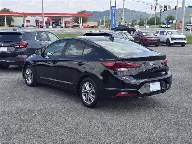 2020 Hyundai Elantra SEL photo 3