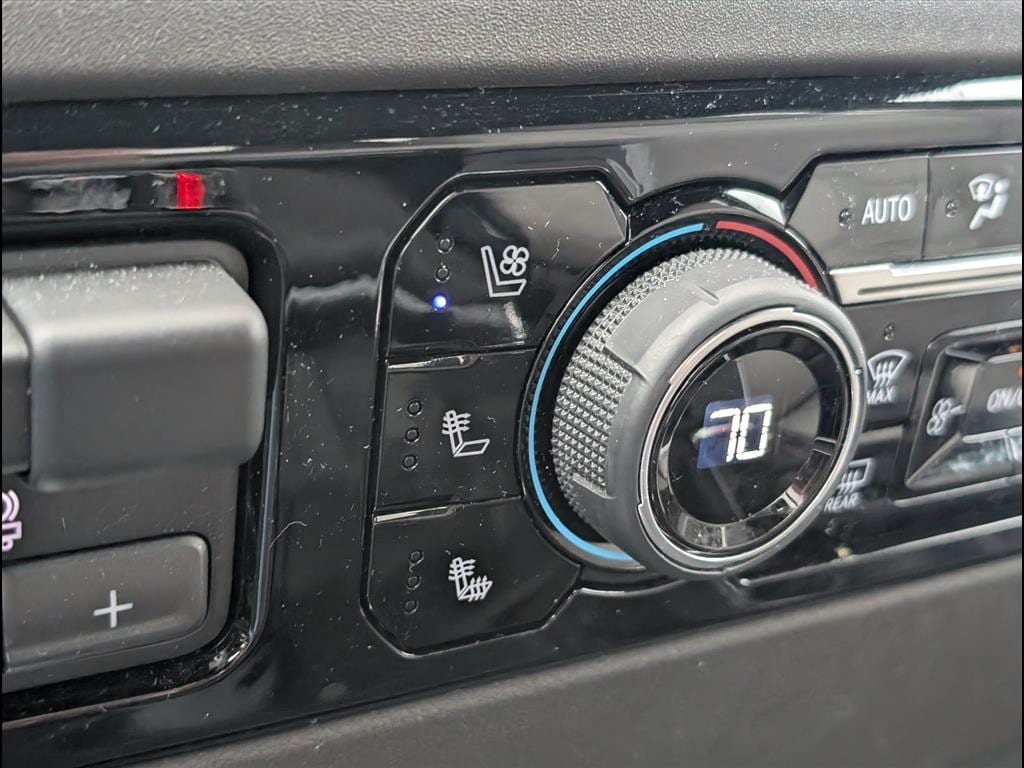 2025 Chevrolet Silverado 1500 LTZ - Photo 21