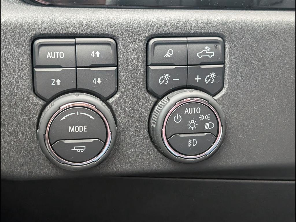 2025 Chevrolet Silverado 1500 LTZ - Photo 10