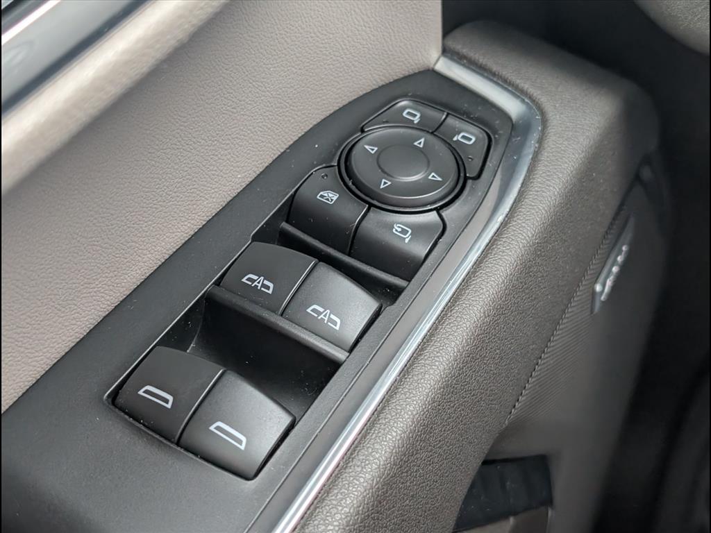 2025 Chevrolet Silverado 1500 LTZ - Photo 9