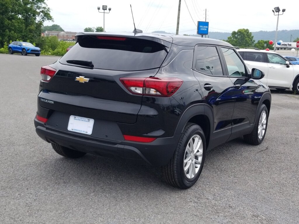 2024 Chevrolet Trailblazer LS photo 4