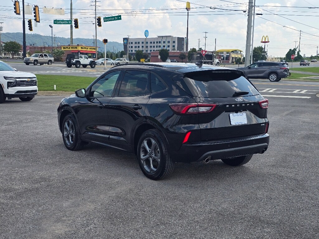 2023 Ford Escape ST-Line - Photo 4