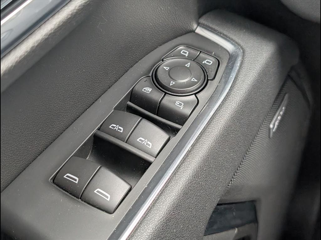 2025 Chevrolet Silverado 1500 LTZ - Photo 9