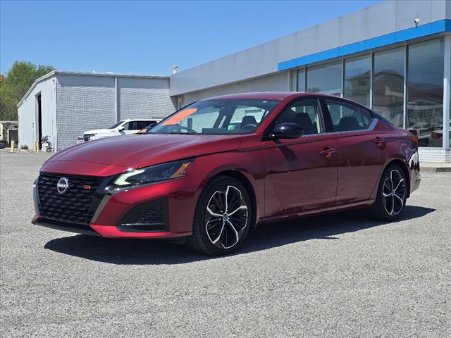 2024 Nissan Altima 2.5 SR photo 3