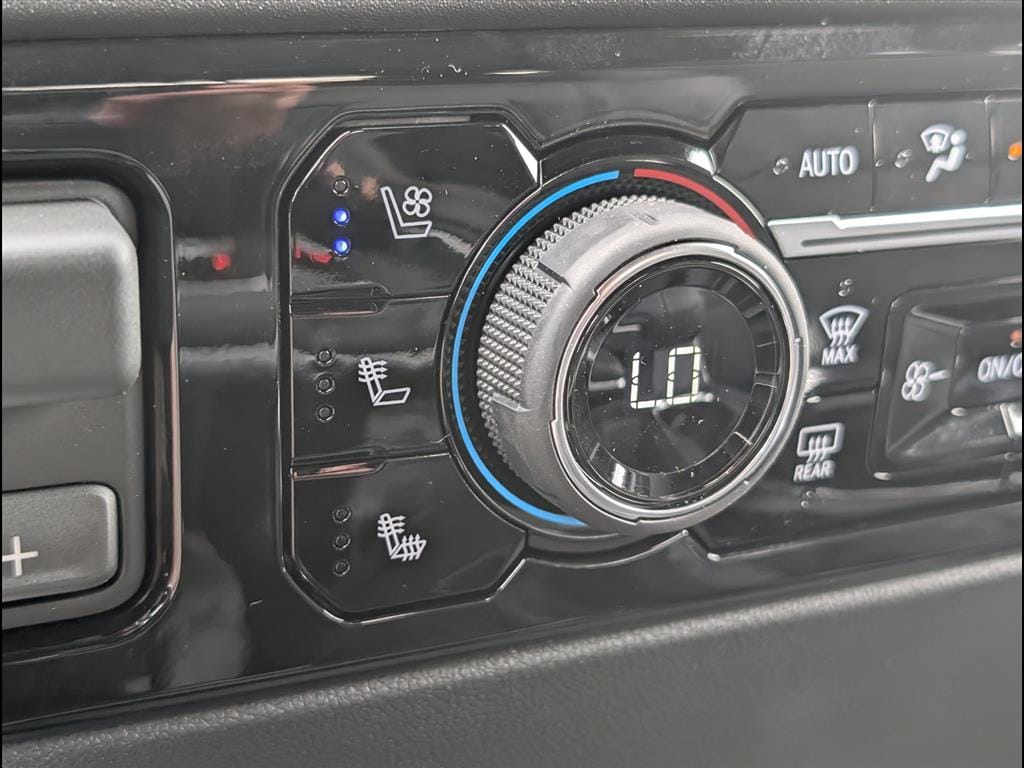 2026 Chevrolet Silverado 1500 LTZ - Photo 15