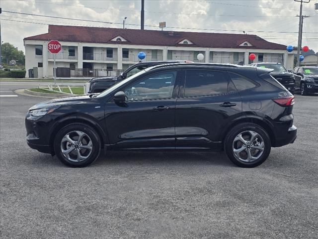 2023 Ford Escape ST-Line photo 3