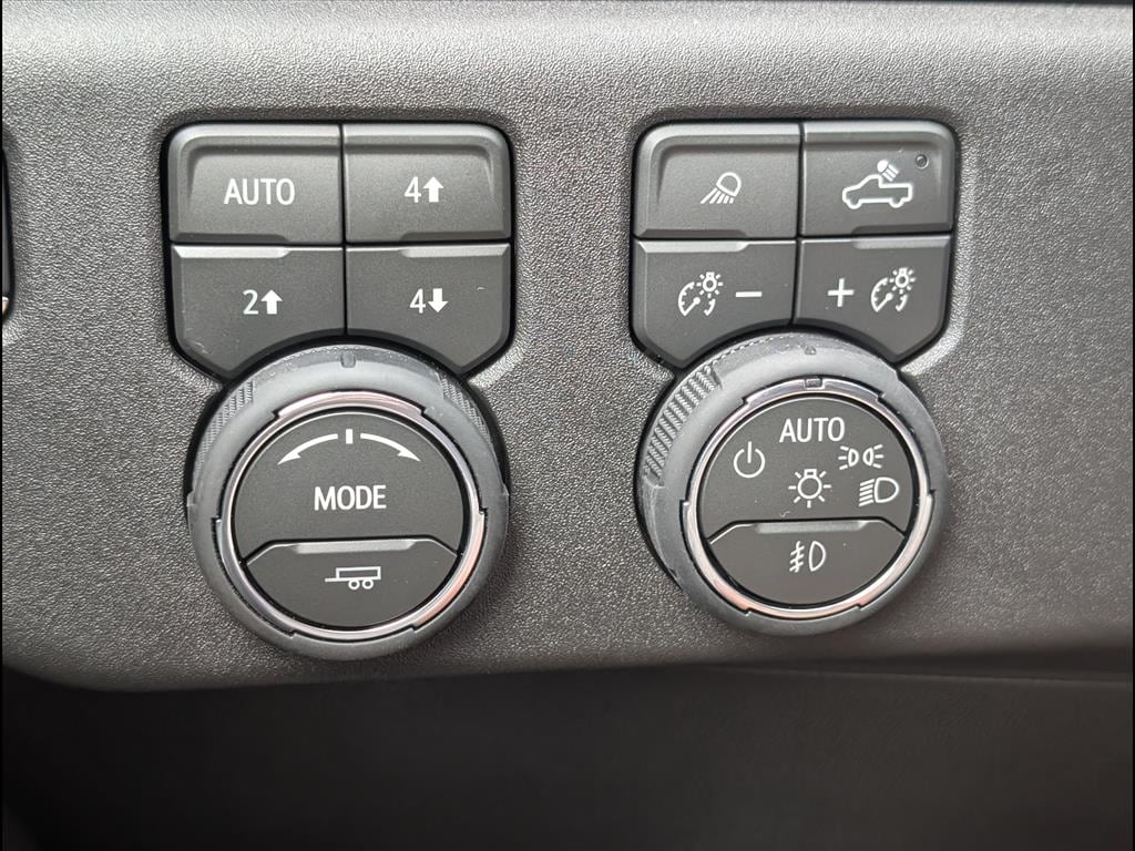 2026 Chevrolet Silverado 1500 LTZ - Photo 10