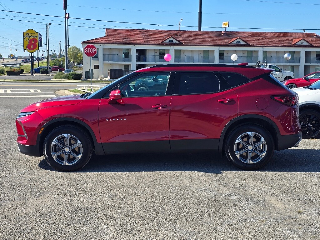 2024 Chevrolet Blazer 3LT photo 2